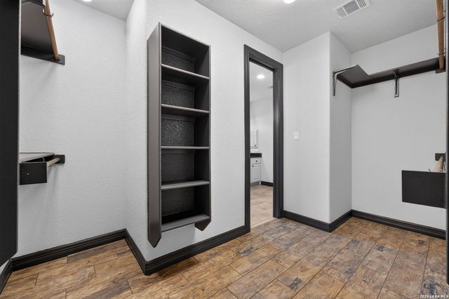 410 KNOLL SPGS, Boerne, TX 78006