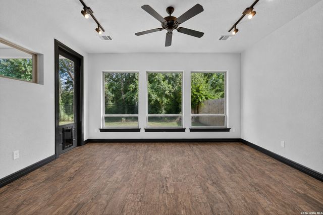 410 KNOLL SPGS, Boerne, TX 78006