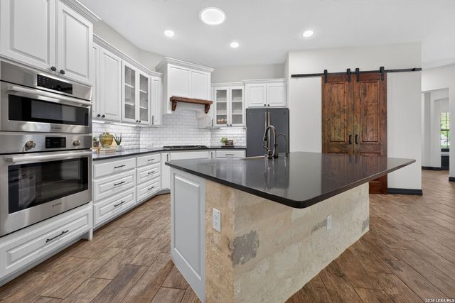 410 KNOLL SPGS, Boerne, TX 78006