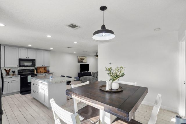 2914 Saint Anne Street, Liverpool, TX 77577