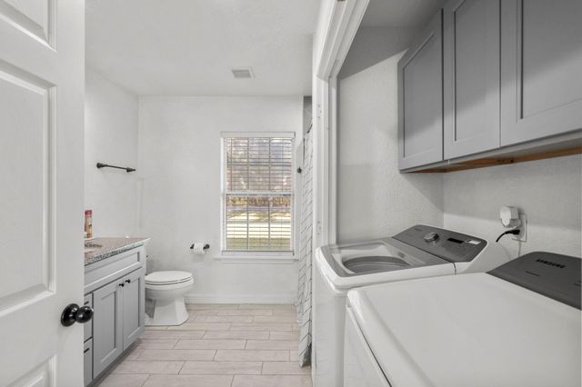 2914 Saint Anne Street, Liverpool, TX 77577