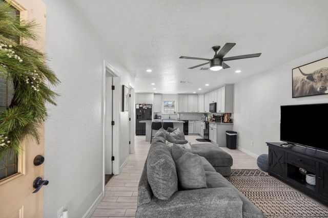 2914 Saint Anne Street, Liverpool, TX 77577