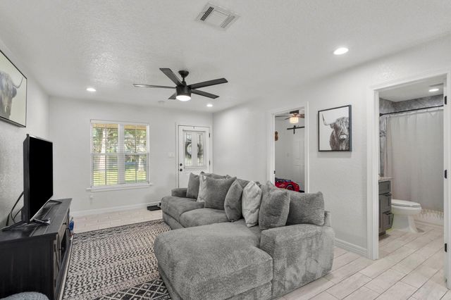 2914 Saint Anne Street, Liverpool, TX 77577