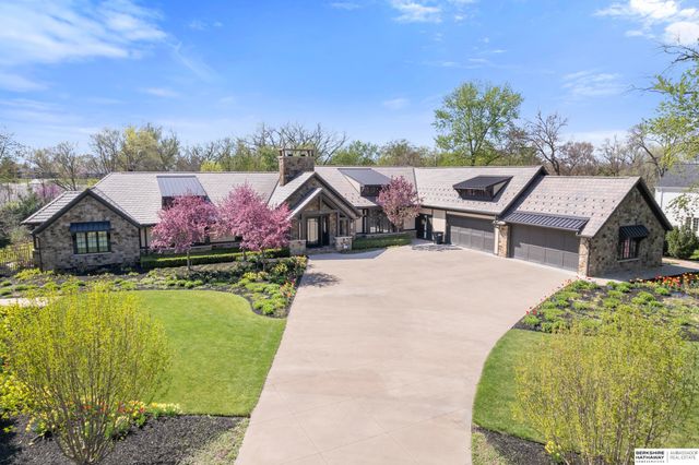 840 Loveland Drive, Omaha, NE 68114