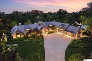 840 Loveland Drive, Omaha, NE 68114