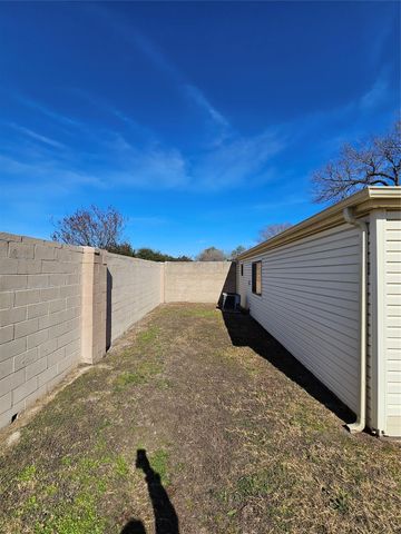 8319 Wind Veil Drive, Houston, TX 77040