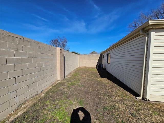 8319 Wind Veil Drive, Houston, TX 77040