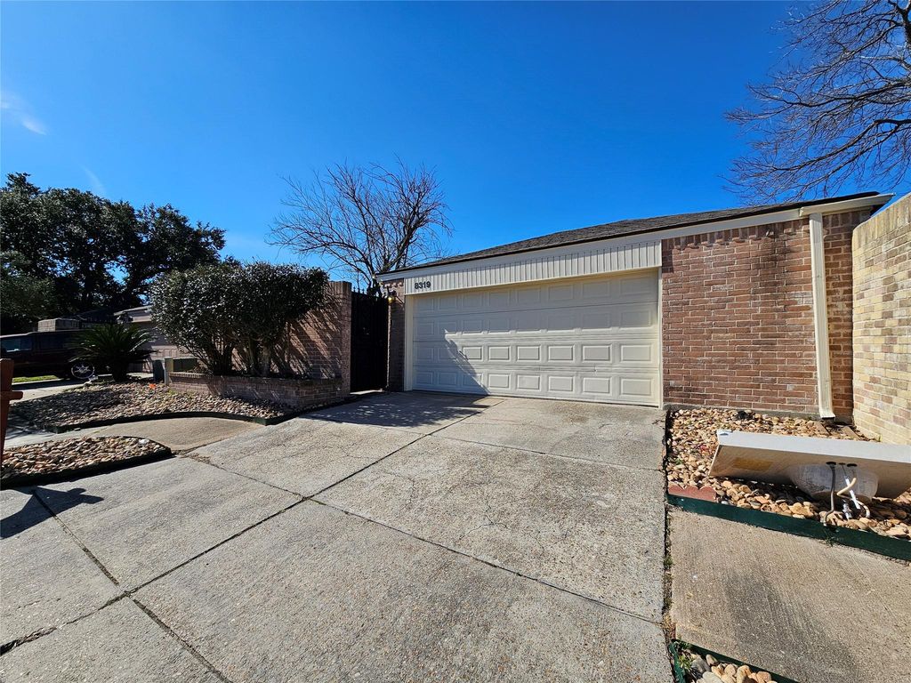 8319 Wind Veil Drive, Houston, TX 77040