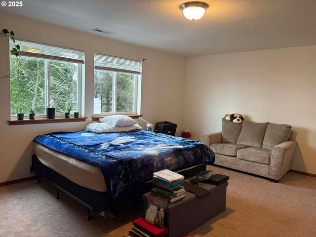 1752 Ne 20TH St, Lincoln City, OR 97367