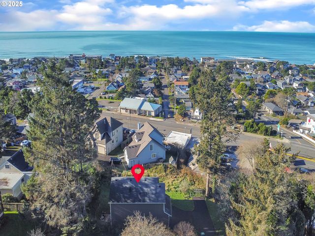1752 Ne 20TH St, Lincoln City, OR 97367