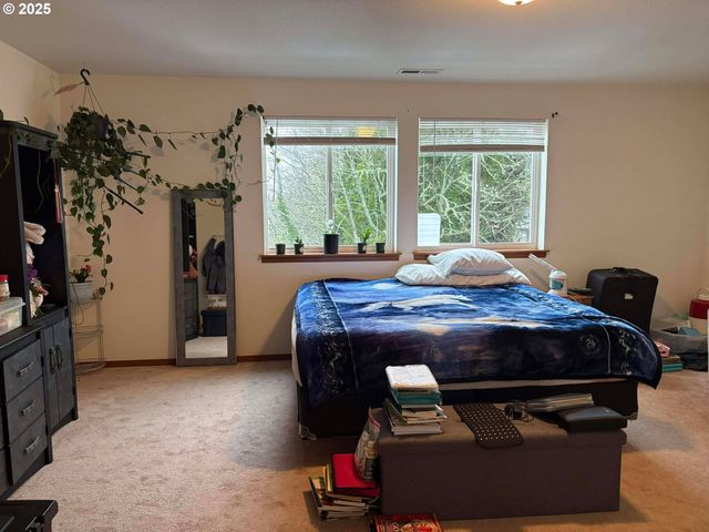 1752 Ne 20TH St, Lincoln City, OR 97367