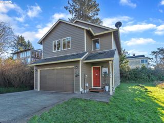 1752 Ne 20TH St, Lincoln City, OR 97367