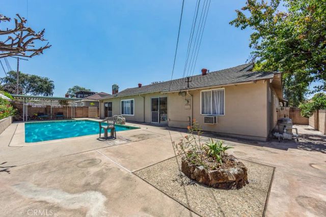 1065 El Mirador, Fullerton, CA 92835