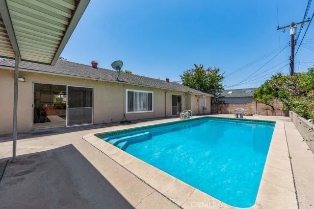 1065 El Mirador, Fullerton, CA 92835