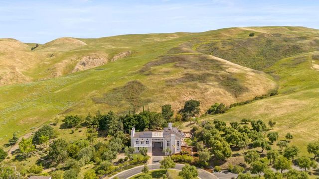 2698 Greenrock Road, Milpitas, CA 95035