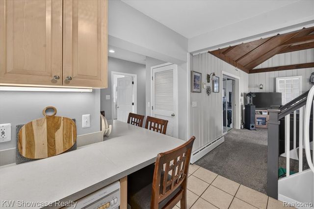 923 Sarena Avenue, Waterford, MI 48327