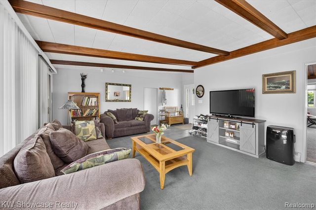 923 Sarena Avenue, Waterford, MI 48327