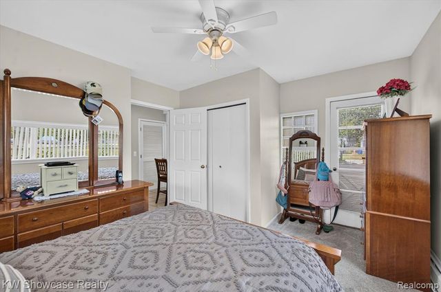 923 Sarena Avenue, Waterford, MI 48327