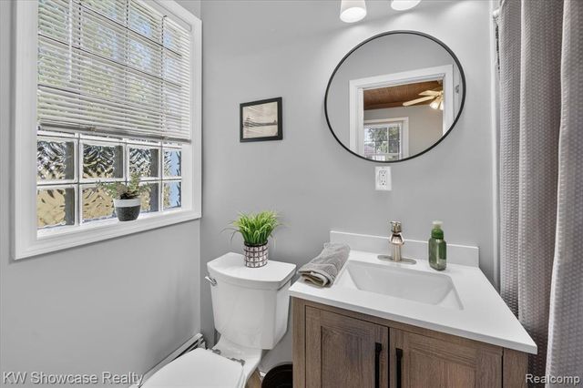 923 Sarena Avenue, Waterford, MI 48327
