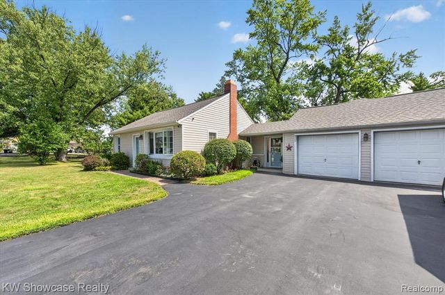 923 Sarena Avenue, Waterford, MI 48327