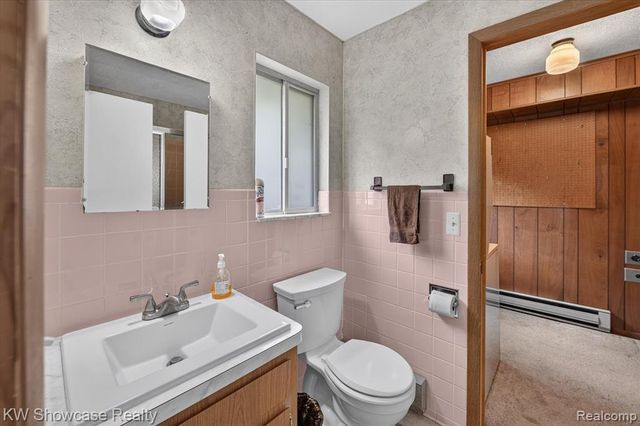 923 Sarena Avenue, Waterford, MI 48327