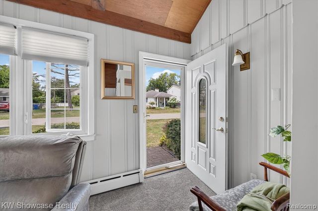 923 Sarena Avenue, Waterford, MI 48327