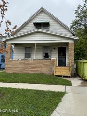 1262 Campbell Street, Toledo, OH 43607