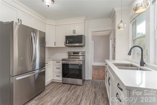 23 Jarrett Street, Asheville, NC 28806