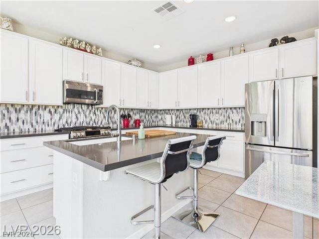 808 Bendale Court, Henderson, NV 89052