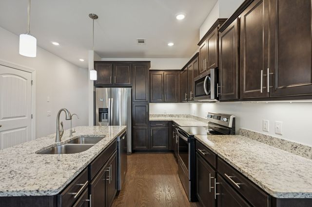 3133 Defilade Dr, Murfreesboro, TN 37128