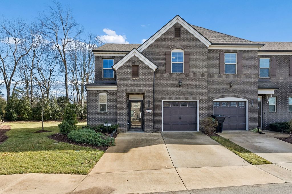 3133 Defilade Dr, Murfreesboro, TN 37128