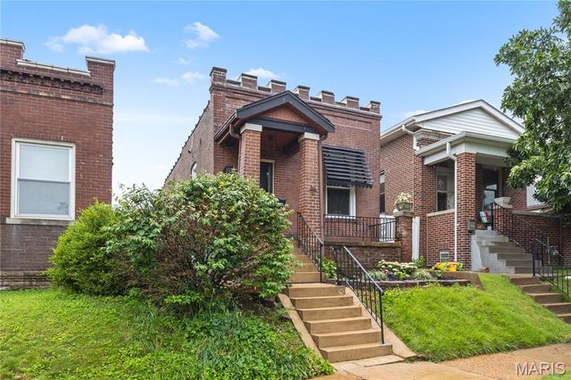 5238 Botanical Avenue, St Louis, MO 63110