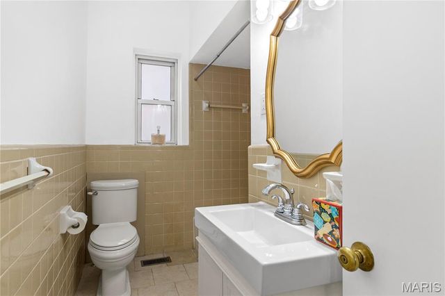 5238 Botanical Avenue, St Louis, MO 63110