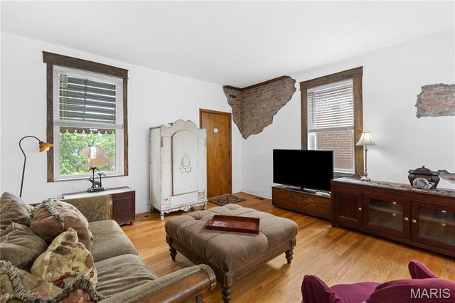 5238 Botanical Avenue, St Louis, MO 63110