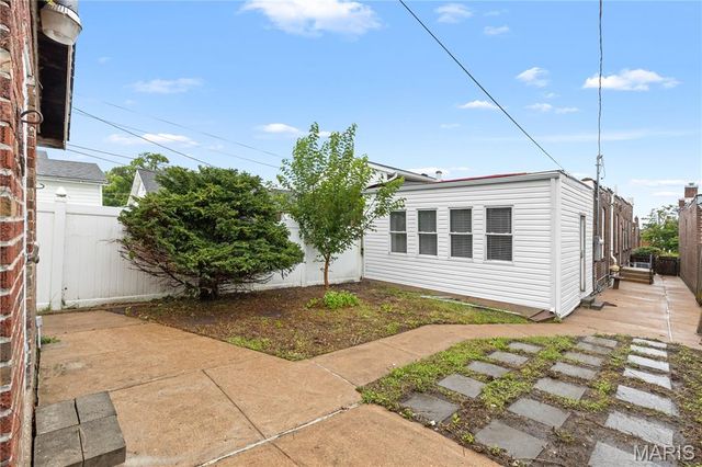 5238 Botanical Avenue, St Louis, MO 63110