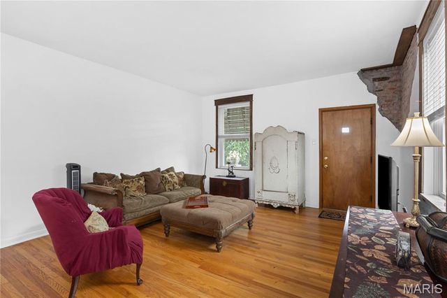 5238 Botanical Avenue, St Louis, MO 63110