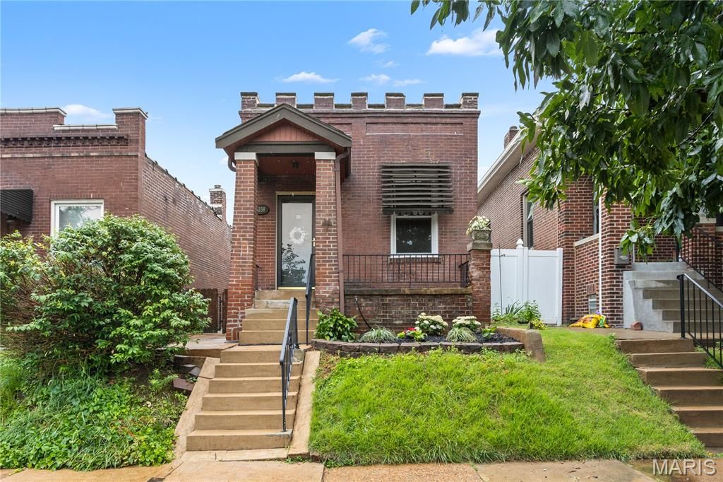 5238 Botanical Avenue, St Louis, MO 63110