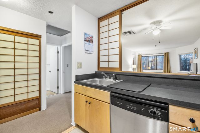 1204 Whitney Avenue APT 207, Hamden, CT 06517