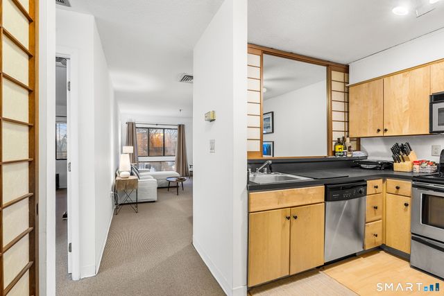 1204 Whitney Avenue APT 207, Hamden, CT 06517