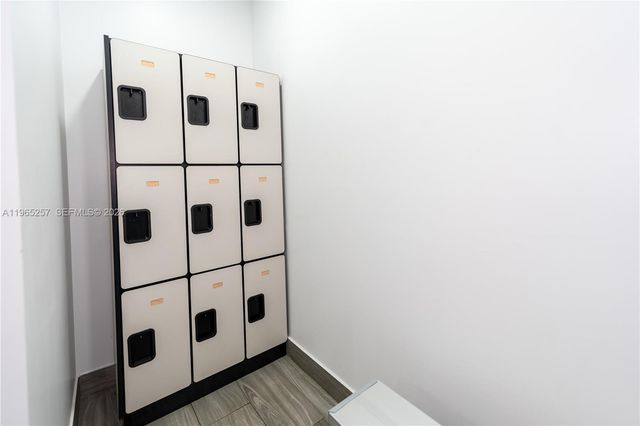 17011 N Bay Rd 906, Sunny Isles Beach, FL 33160