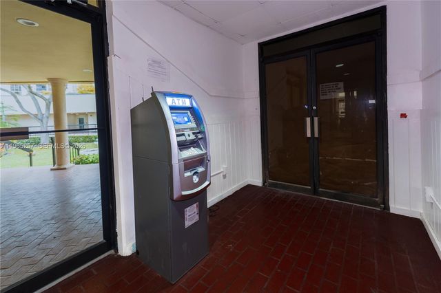 17011 N Bay Rd 906, Sunny Isles Beach, FL 33160