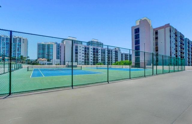 17011 N Bay Rd 906, Sunny Isles Beach, FL 33160