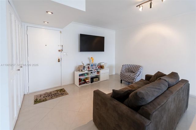 17011 N Bay Rd 906, Sunny Isles Beach, FL 33160