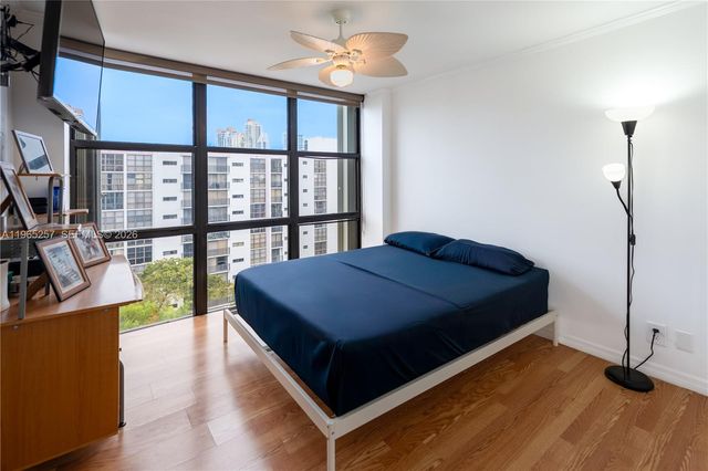 17011 N Bay Rd 906, Sunny Isles Beach, FL 33160