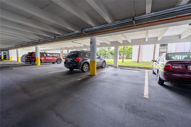 17011 N Bay Rd 906, Sunny Isles Beach, FL 33160