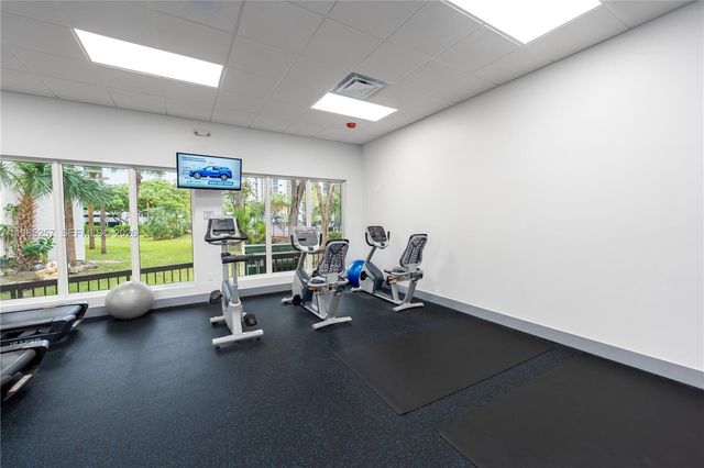 17011 N Bay Rd 906, Sunny Isles Beach, FL 33160