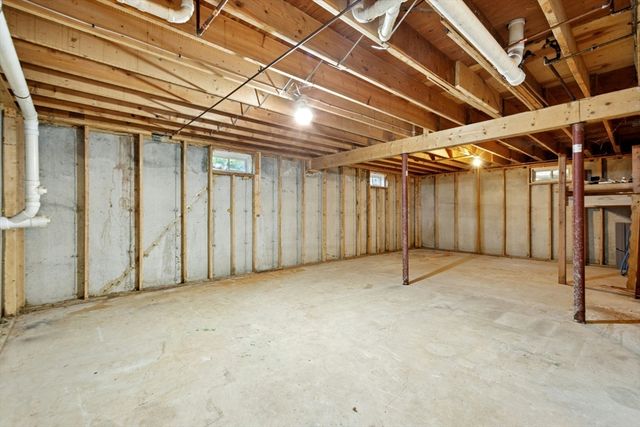 184 Old Bolton Rd, Stow, MA 01775