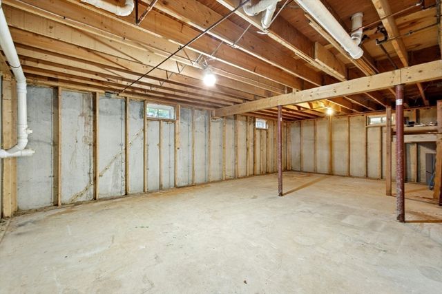 184 Old Bolton Rd, Stow, MA 01775