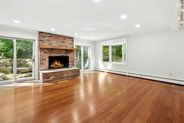 184 Old Bolton Rd, Stow, MA 01775