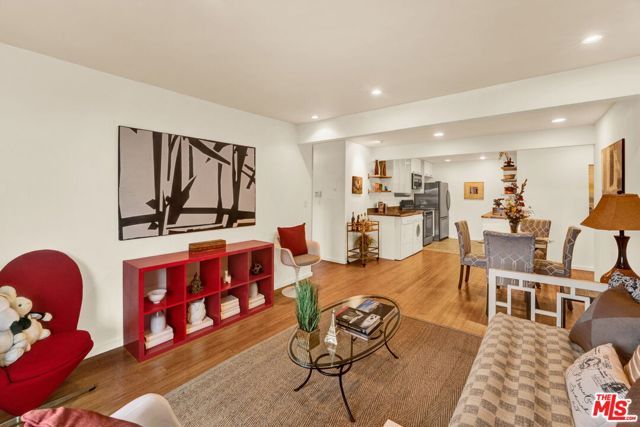 2714 Auburn Street 6, Los Angeles, CA 90039